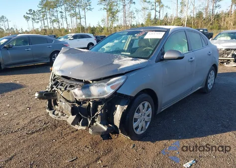 2021 Kia Rio S z USA, uszkodzony, nr VIN 3KPA24AD6ME379252